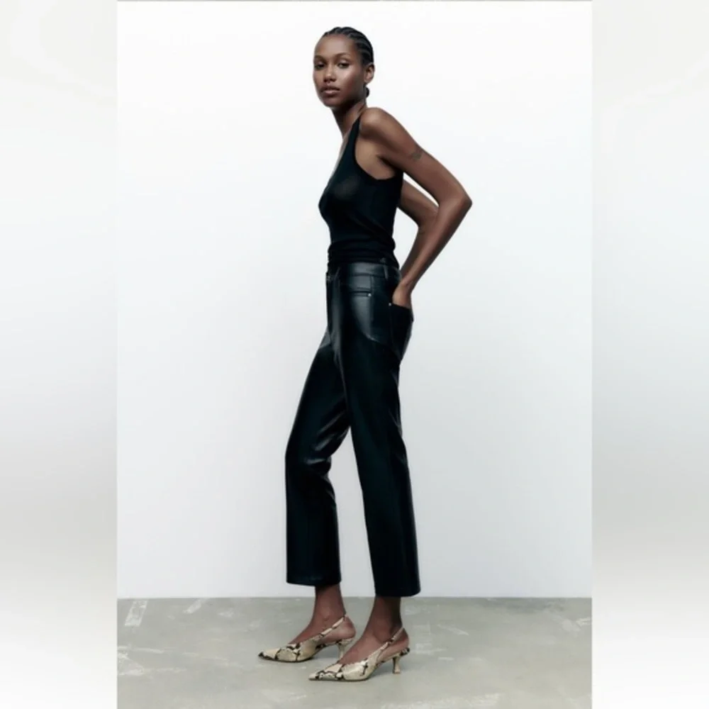 BLOGGERS FAVORITE NWT Zara Faux Leather Mini Flared Pants - Picture 4 of 15